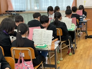 4E26B9A6-25F2-446A-ACC5-DDDC844563ED