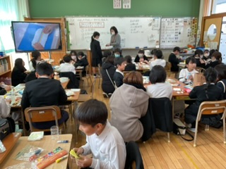 AF5CA103-66B8-498F-8717-8E81F3625AE4