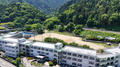 校舎全景